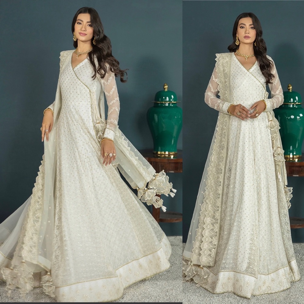 Embroidered chiffon angharka 3pcs outfit !
